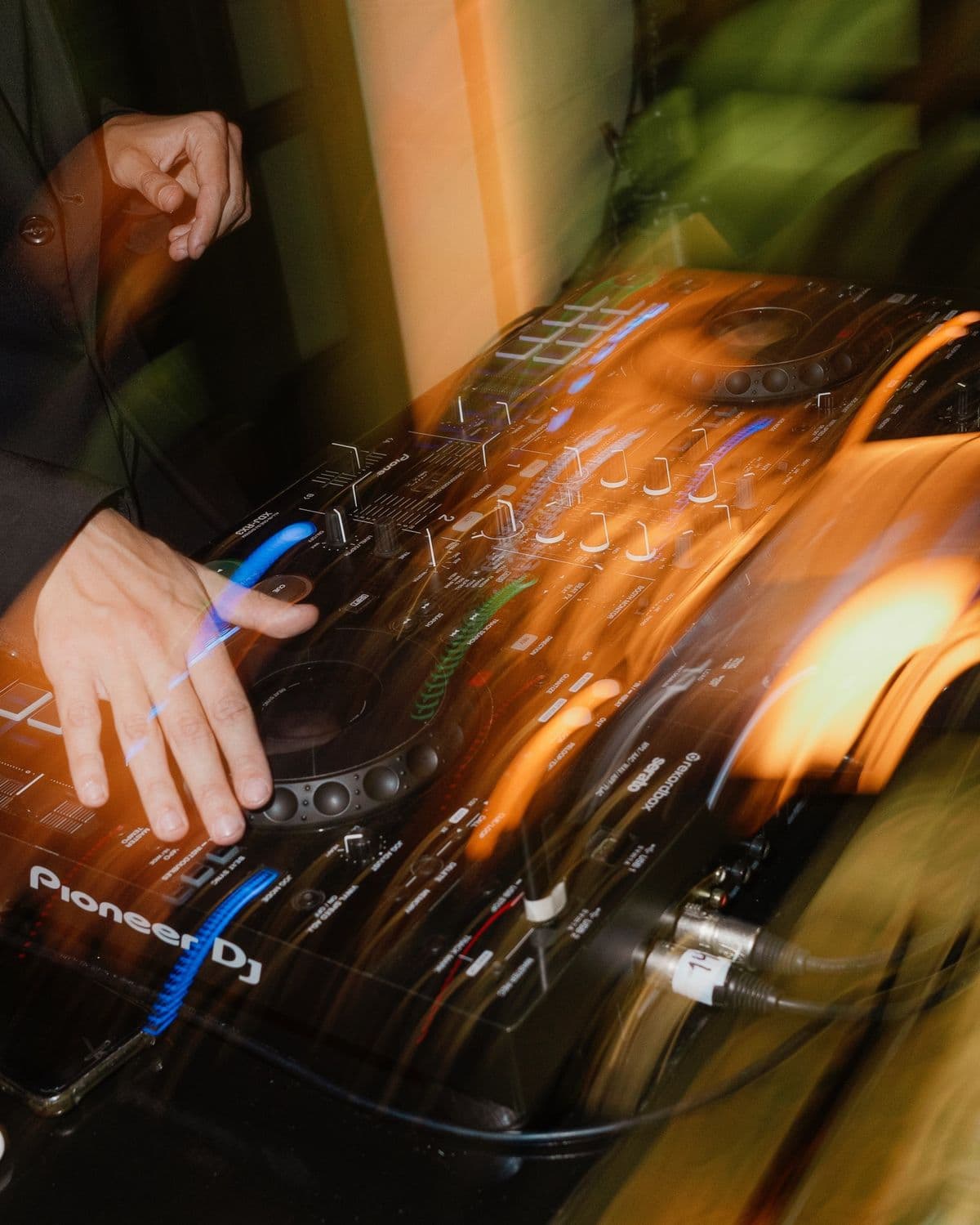 DJs